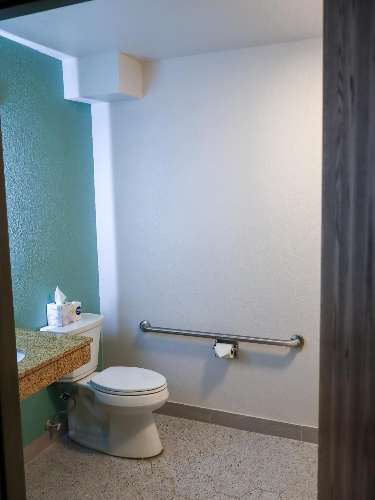 Travelodge By Wyndham Rapid City - Black Hills ภายนอก รูปภาพ
