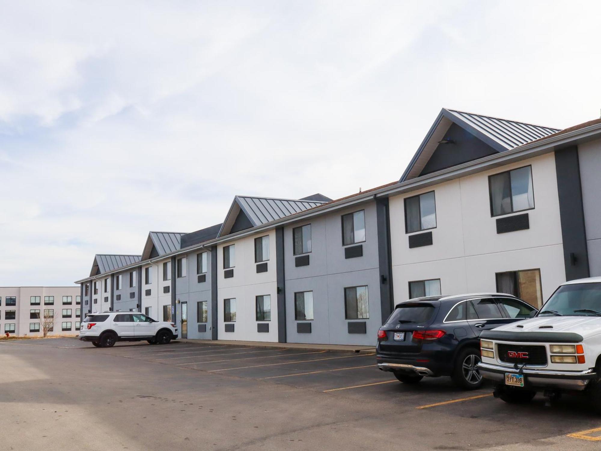 Travelodge By Wyndham Rapid City - Black Hills ภายนอก รูปภาพ